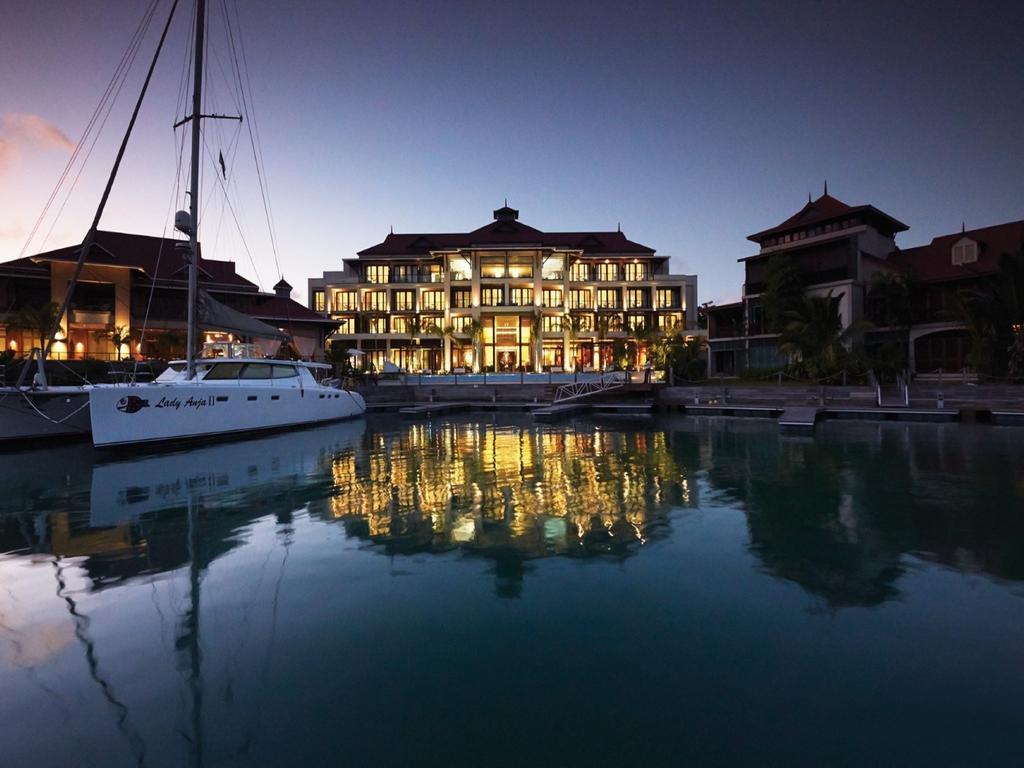 Eden Bleu Hotel Luaran gambar